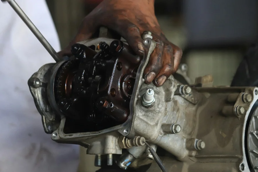 Valve overhaul in the workshop